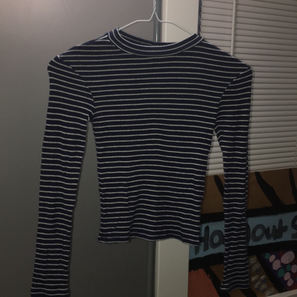XS BRANDY MELVILLE CROP TOP!!